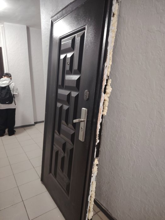 В продаже наружный двери входная