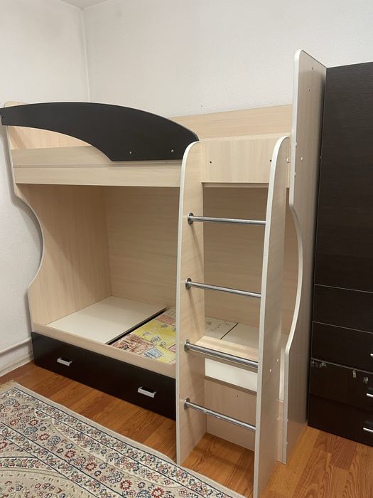 Кровать двухъярусная