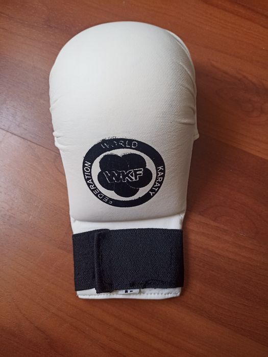 Перчатки для карате WKF