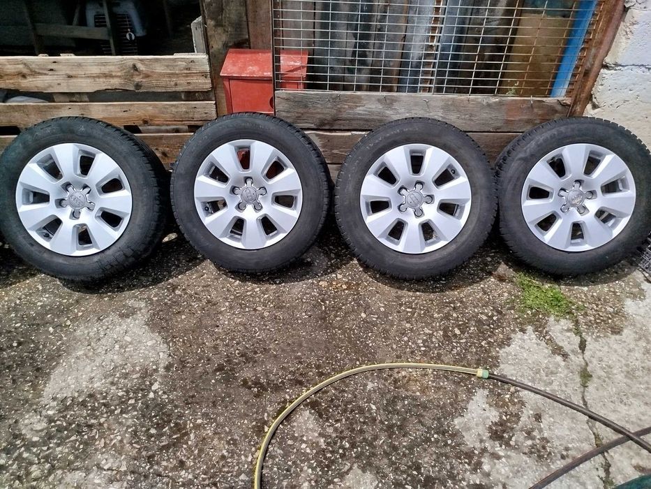 Продавам оригинални лети джанти с зимни гуми 16"  от  Audi A6,5x112