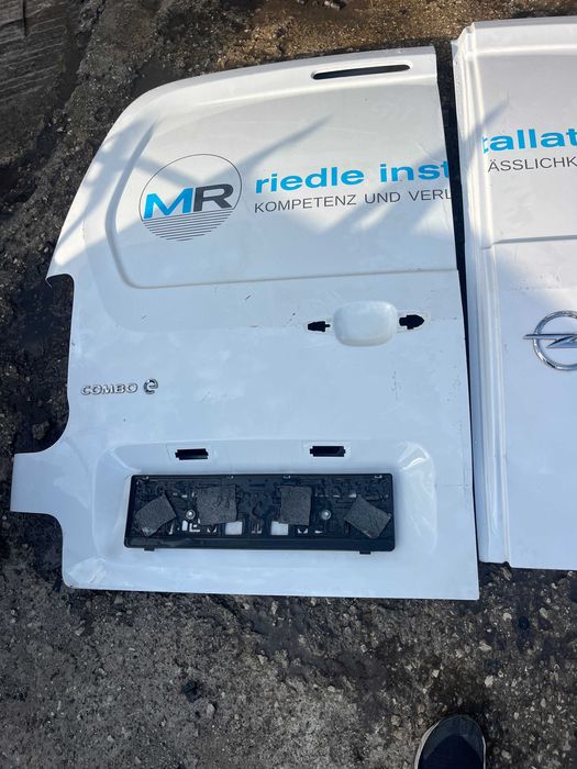 Врати Opel Combo e