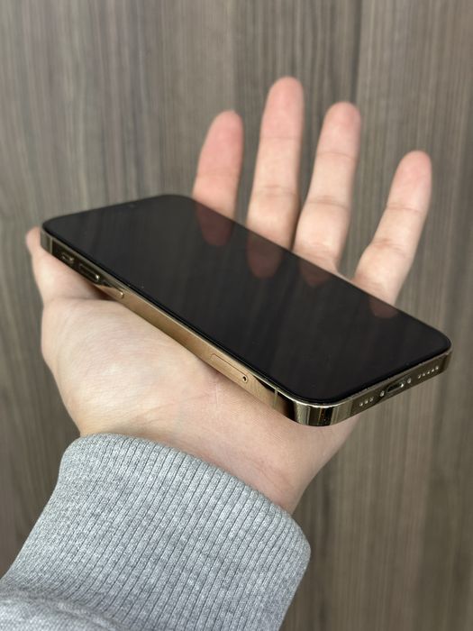 iPhone 12 pro 256GB в отличном состоянии!