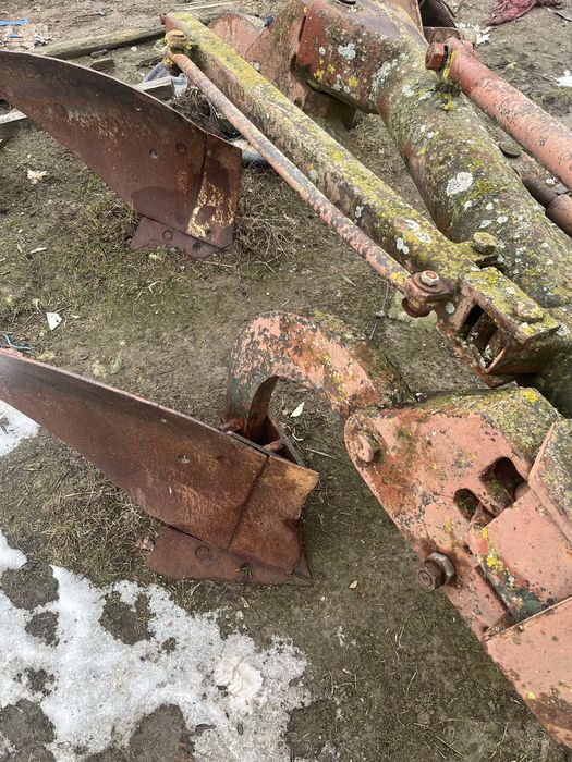 Vand toate utilajele