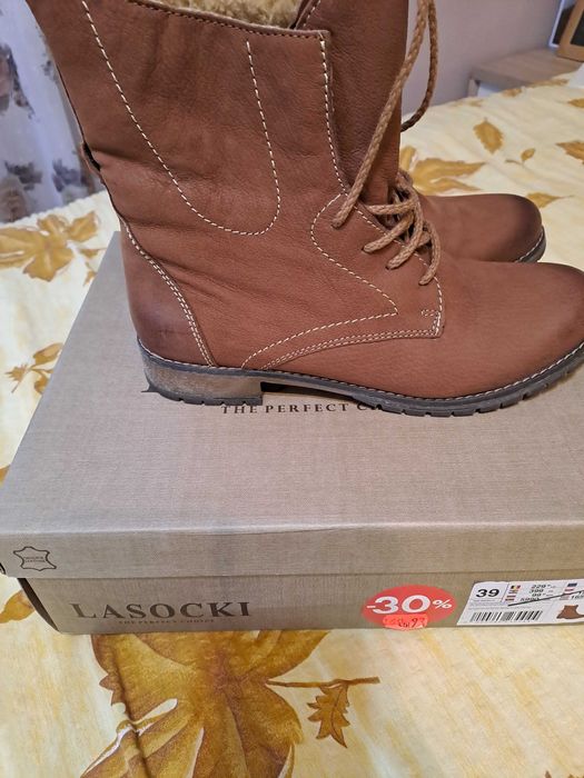 Ghete dama din piele