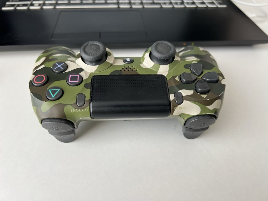 Продам оригинальный геймпад Sony DualShock 4 для PlayStation 4