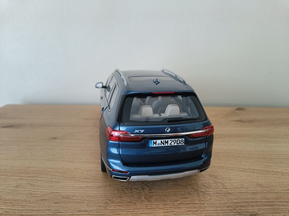 BMW X7, Kyosho 1:18
