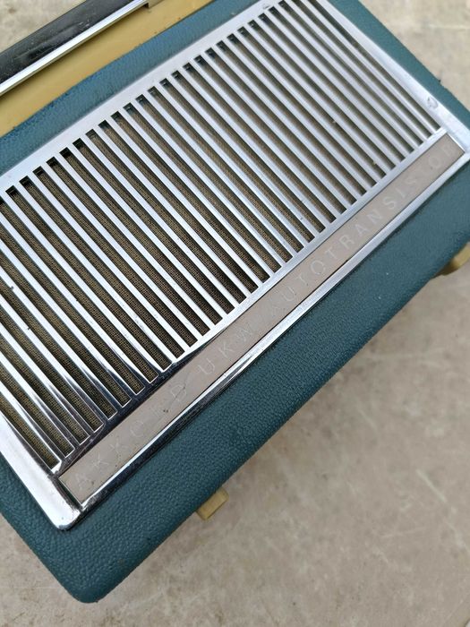 Ретро транзистор "Akkord" УКВ