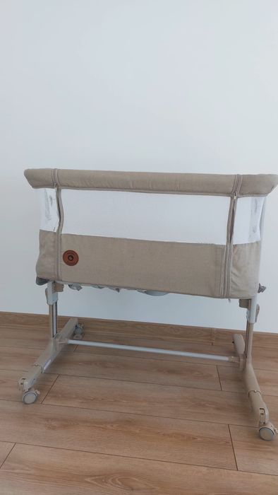 Patut co-sleeper 3 in 1 Lionelo Aurora cu leganare si setare unghiulara bej, saltea, geanta transport, reglabil in 5 pozitii pe inaltime