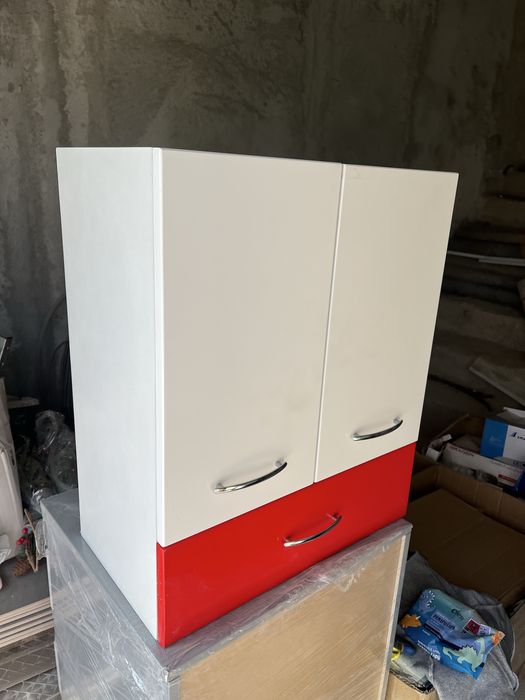 Dulap susoendat din MDF