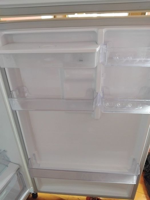 Катта самсунг холодильник сотилади зур ишлайди зур музлатади