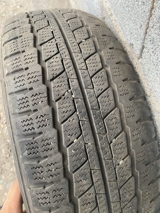 Зимний шина 235/65/16с