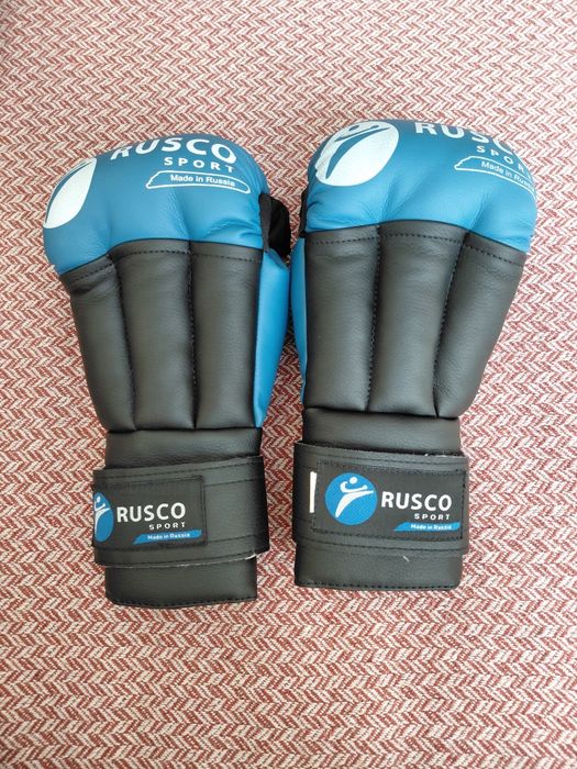 Руско перчатки для рукопашного боя 10 унций новые,не пахнут
