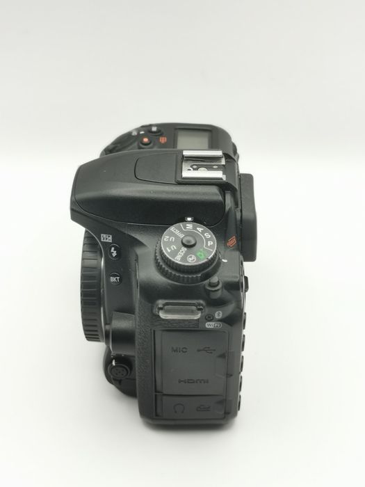 Vând/schimb body Nikon D7500