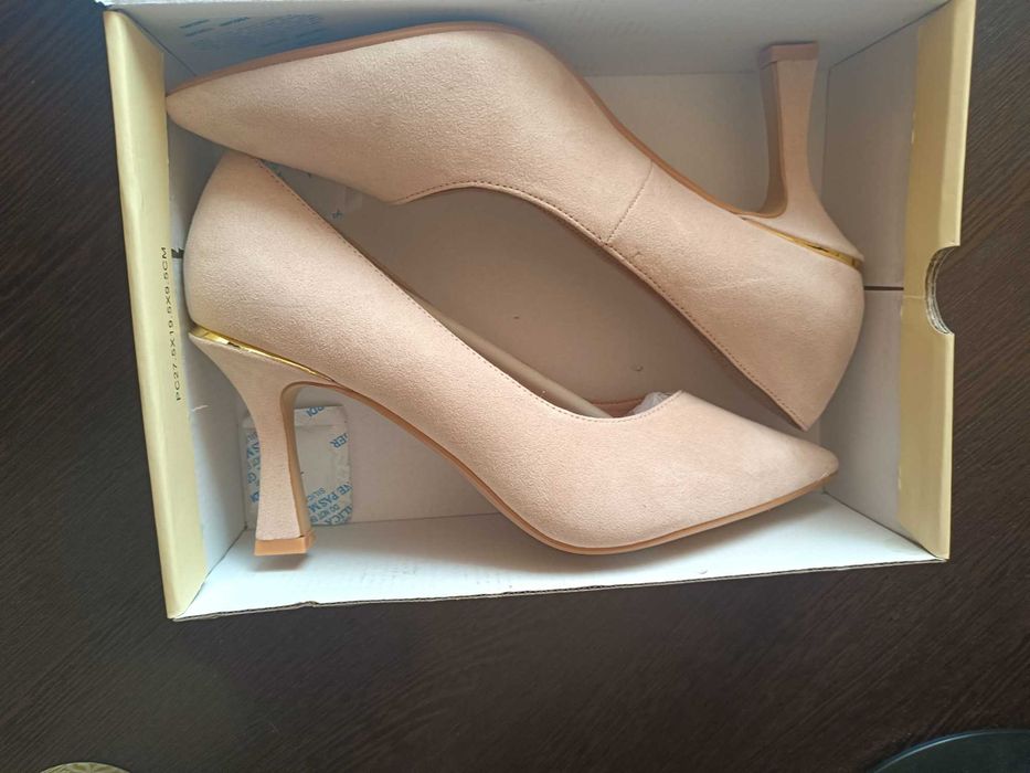 Продам туфли женские