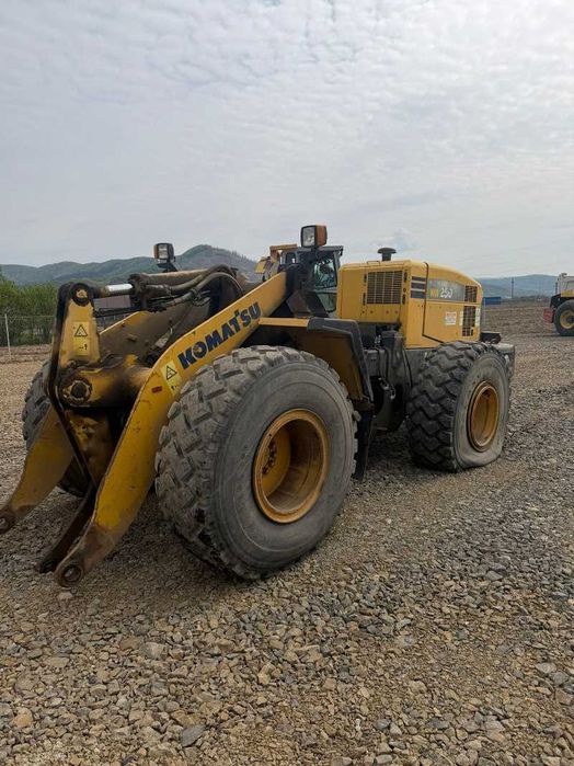 Cilindru hidaulic incarcator frontal Komatsu WA250 piese