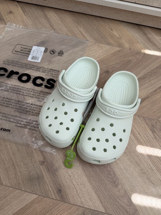 Чехли Crocs в ментов цвят