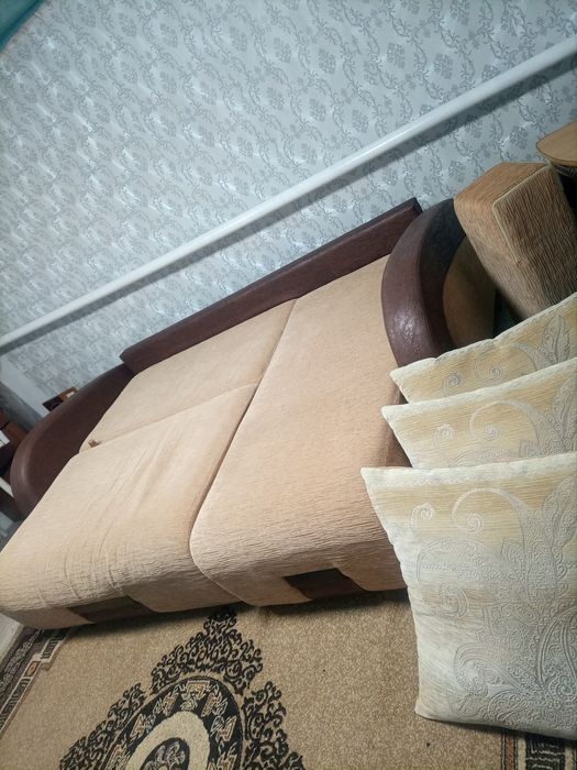 Продам диван хороший