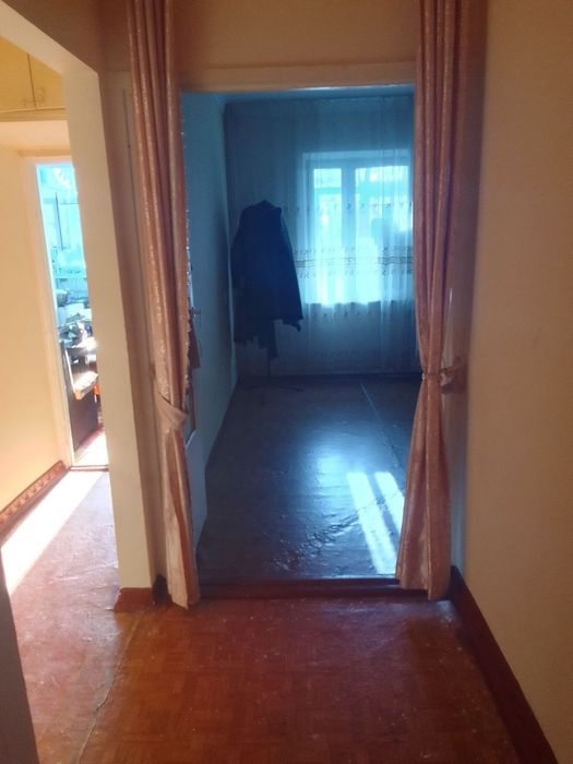 Карши шахри уй сртилади 2хонали 3этаж