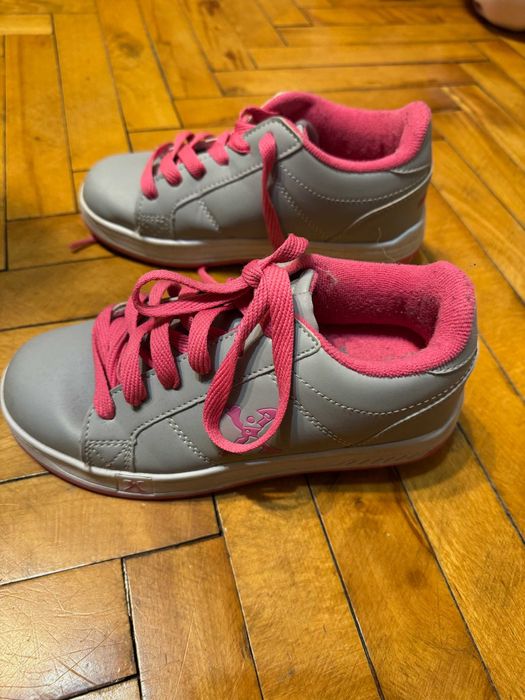 маратонки обувки с колелца номер 34