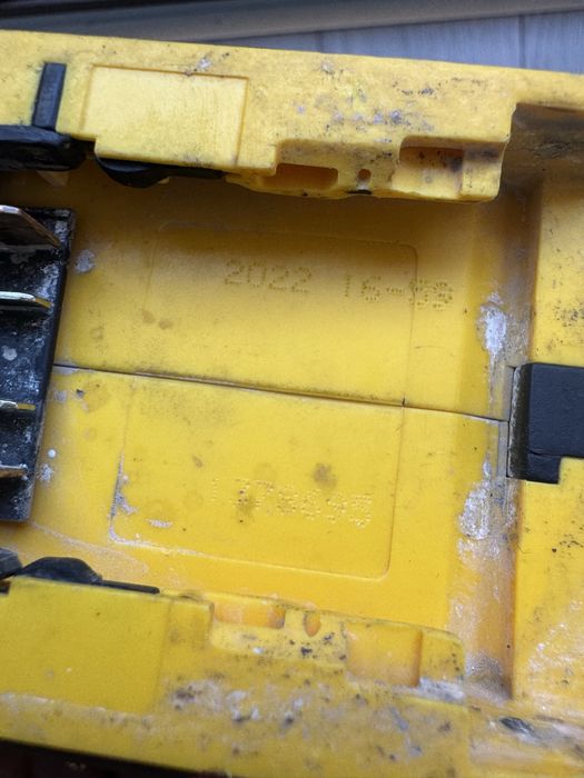 Multifunctionala dewalt dcs355