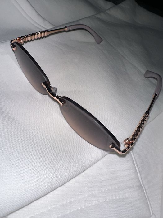 Модерни слънчеви очила