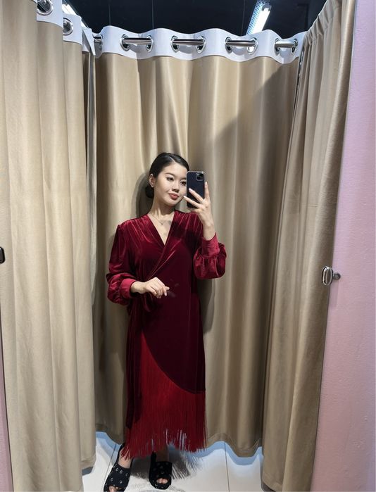 Халаттар трусылар и пижамылар бар