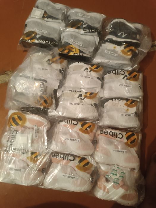 Детские кроссовки