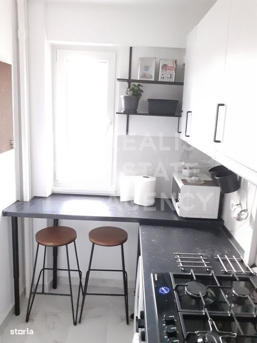 Vânzare, garsonieră în zona Militari