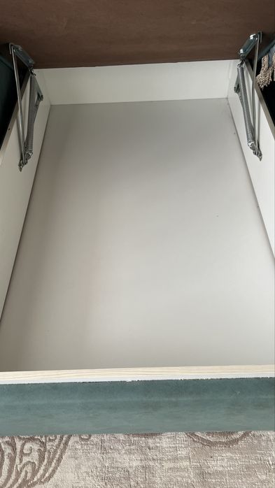 Продаю диван угловой