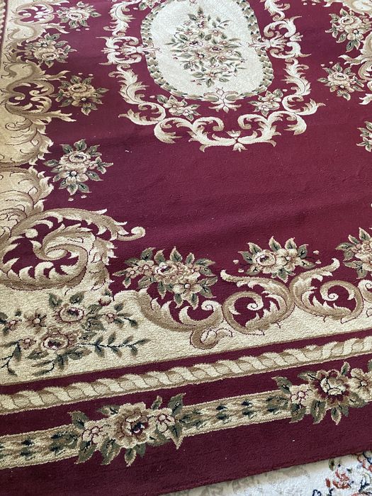 Продаются ковры. Разного размера.