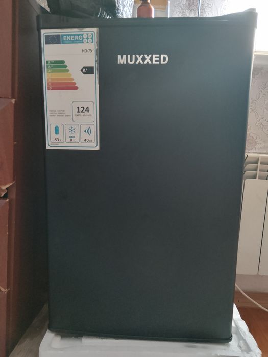 Холодильник продаётся