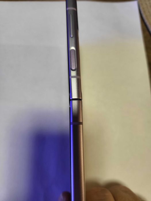 Z FLIP3 добро състояние.