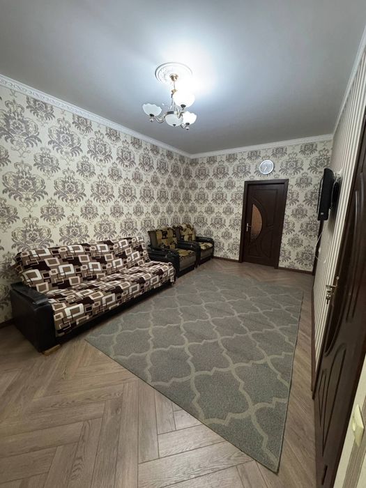 Продаётся 2 комнатная квартира на массив Феруза