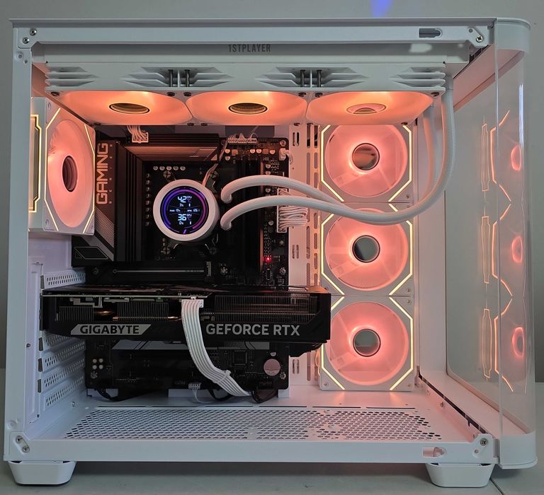 PC Gaming Ryzen 7 9800X3D RTX 5070 32GB DDR5