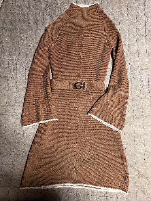 Рокли Guess, Maje