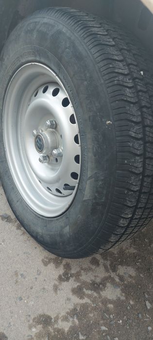 Vaz 2106   pritsep bilan yoki alohida sotilad.