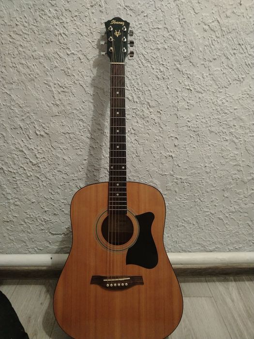 Продам хорошую гитару