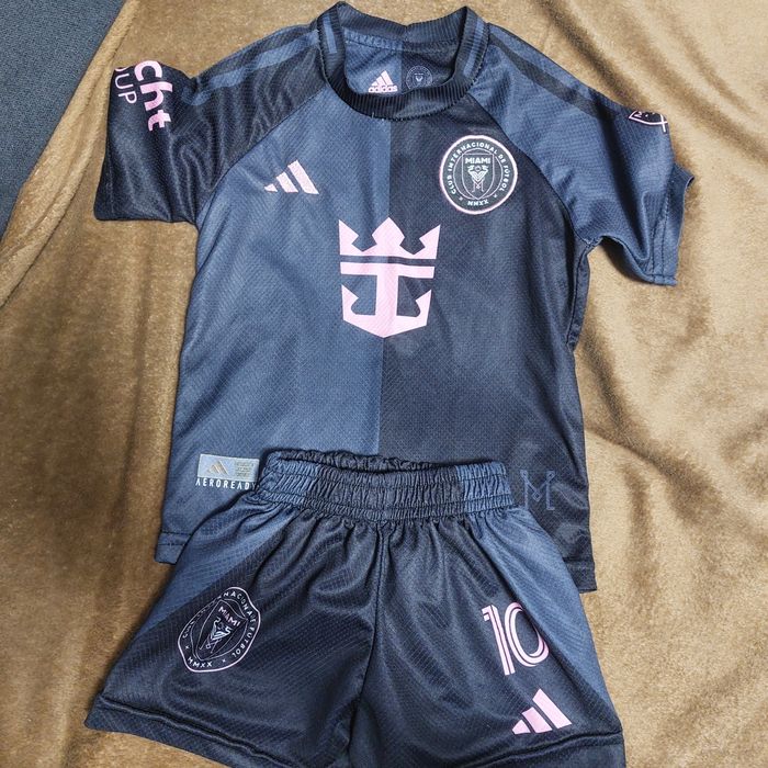 Echipament sportiv Messi - 1 an