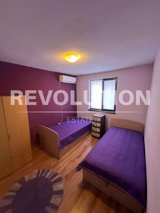 Дава се под наем Двустаен апартамент в Варна, Център - 50 кв.м за 225 € - Снимка #1