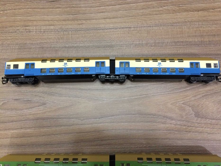 Двуетажен вагон в ТТ