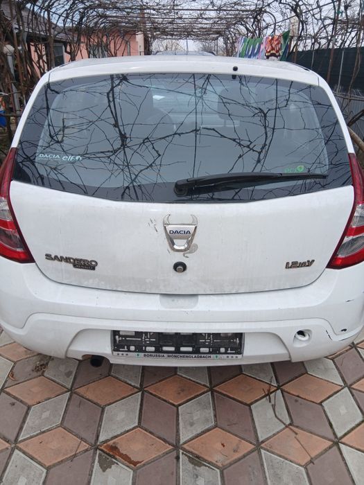 Vind dacia sandero 1.2  2009