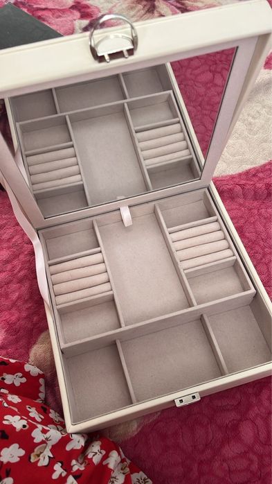 Шкатулка для украшения