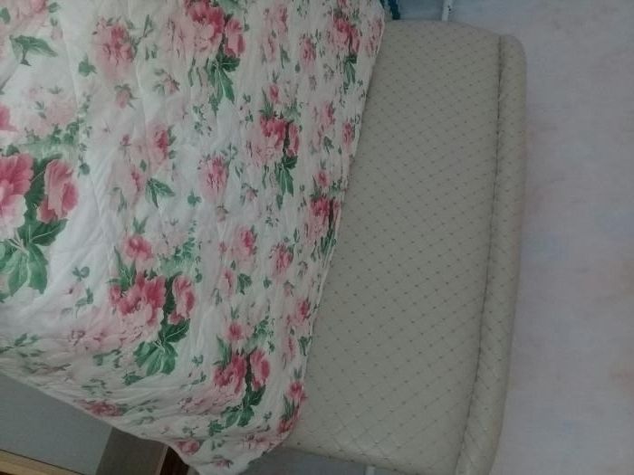 продам кровати и комоды новые