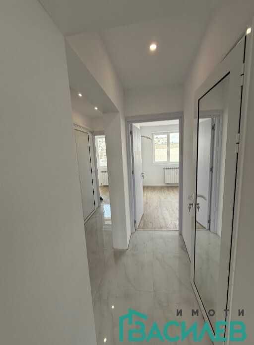 Продава се Тристаен апартамент в София, Център - 61 кв.м за 1489 €/кв.м - Снимка #8