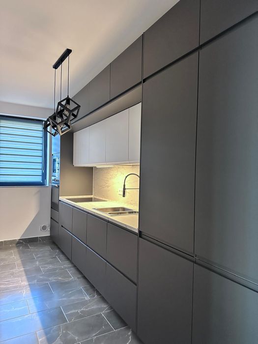 Mobilă la comandă, montaj mobilă.