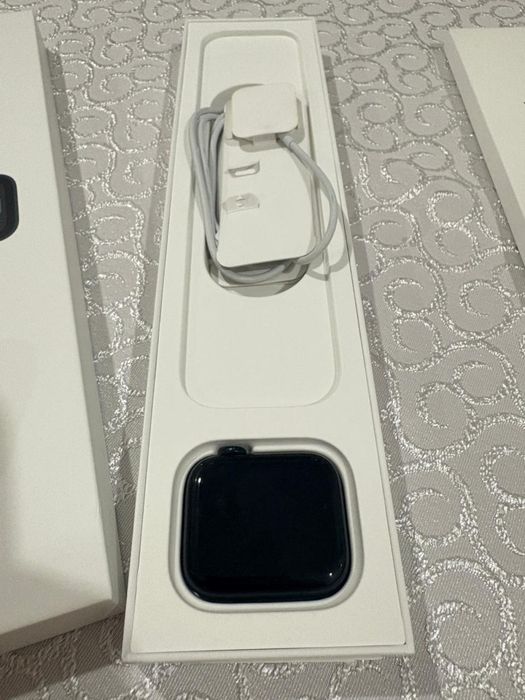 Продам apple watch SE 44mm