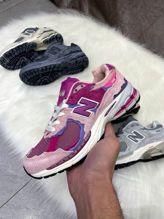 New balance 2002R