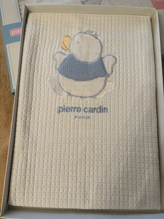 Бебешки пелени и чаршафи Pierre Cardin с елементи Swarovski