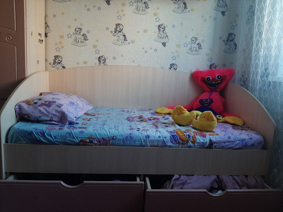 Продам мебель для девочки