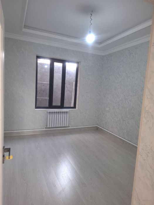 Uy sotiladi 1,5sotix 4xona